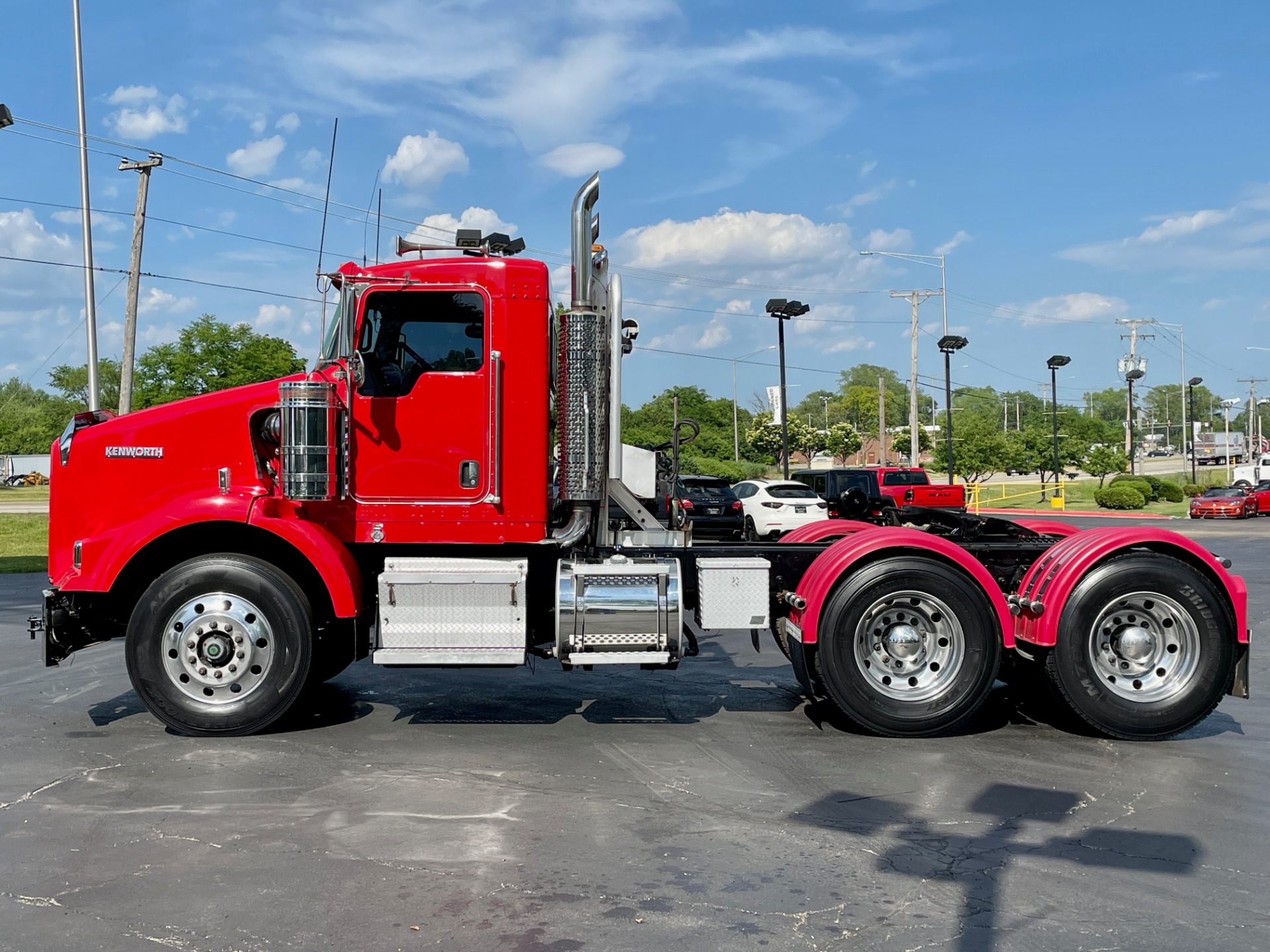 Used-2006-Kenworth-T800-Day-Cab---CAT-C15---475-HP---10-Speed-Manual---WET-KIT---SUNROOF