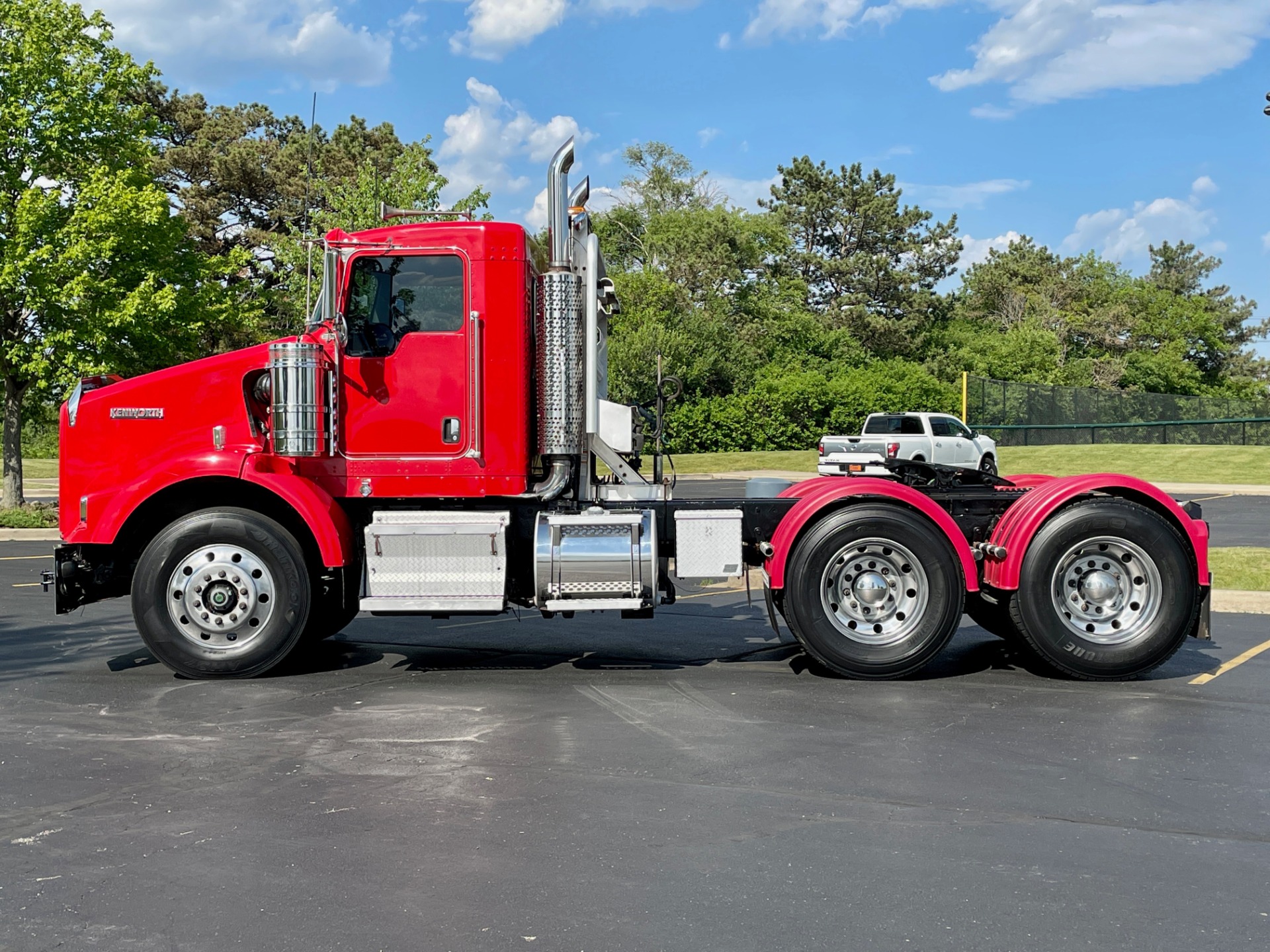 Used-2006-Kenworth-T800-Day-Cab---CAT-C15---475-HP---10-Speed-Manual---WET-KIT---SUNROOF