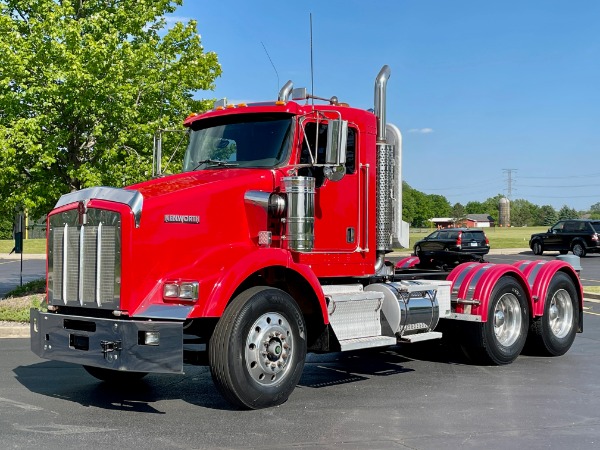 Used 2006 Kenworth T800 Day Cab - CAT C15 - 475 HP - 10 Speed Manual - WET KIT - SUNROOF! for sale Sold at Chicago Motor Cars in West Chicago IL 60185 1