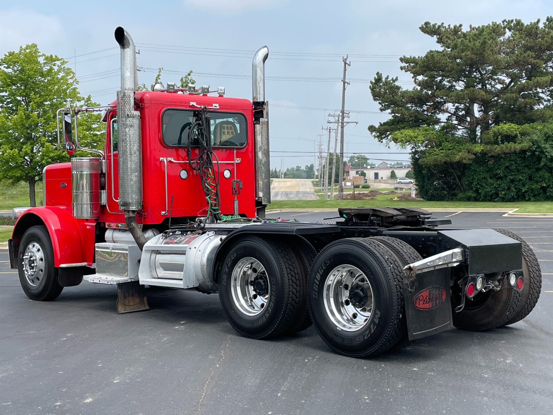 Used-2009-Peterbilt-389-Day-Cab---Cummins-ISX---485-Horsepower---18-Speed-Manual