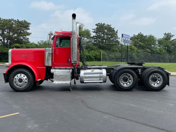 Used-2009-Peterbilt-389-Day-Cab---Cummins-ISX---485-Horsepower---18-Speed-Manual