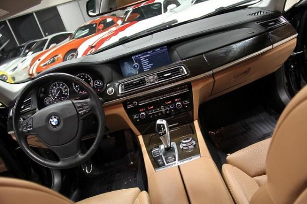 New-2011-BMW-750i-xDrive-AWD