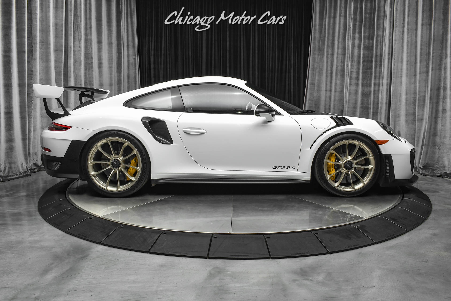 Used-2018-Porsche-911-GT2-RS-Only-1800-Miles-Carbon-Hood---Mirrors