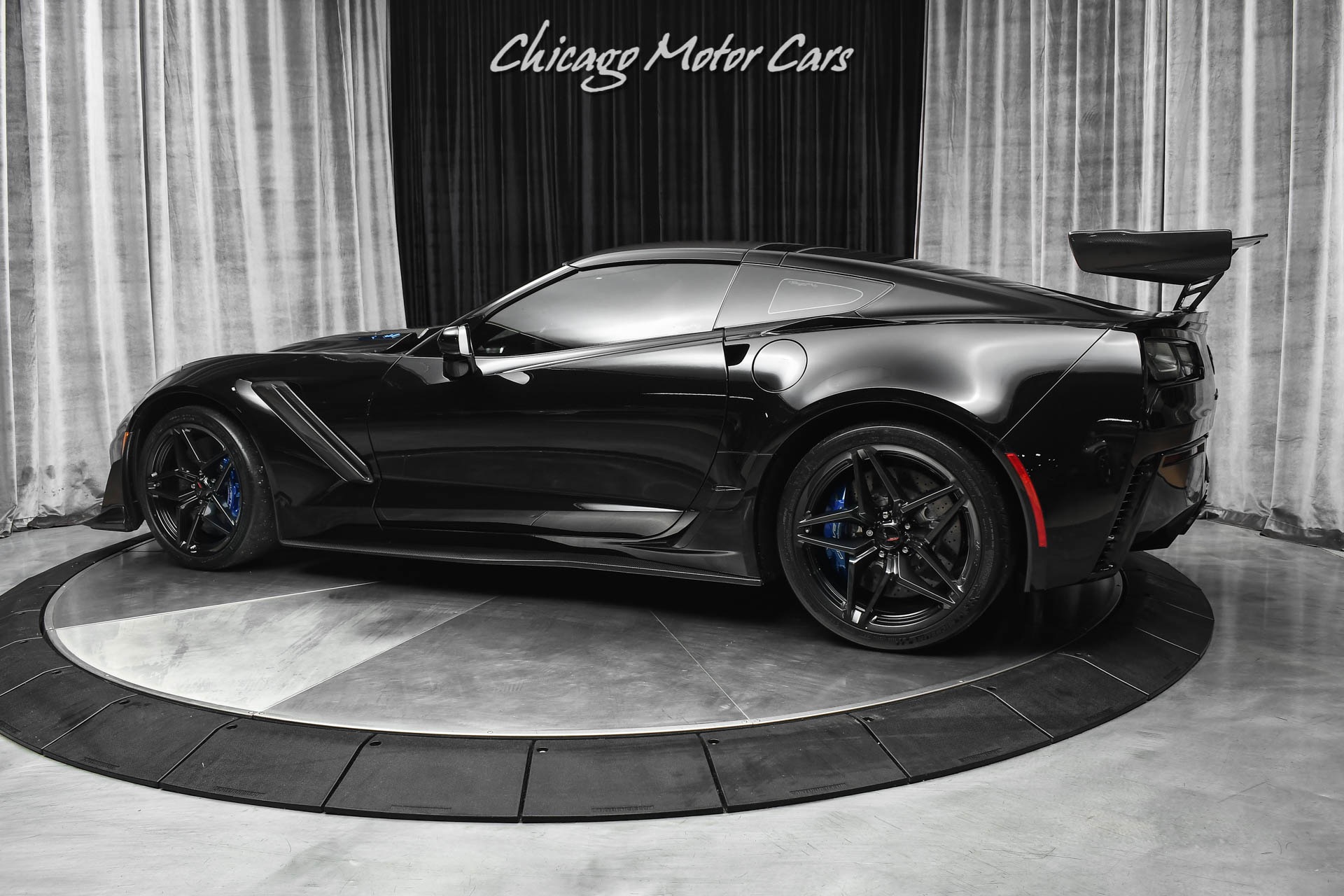 Used-2019-Chevrolet-Corvette-ZR1-3ZR-877-RWHP-Coupe-Manual-Transmission-ONLY-2k-Miles