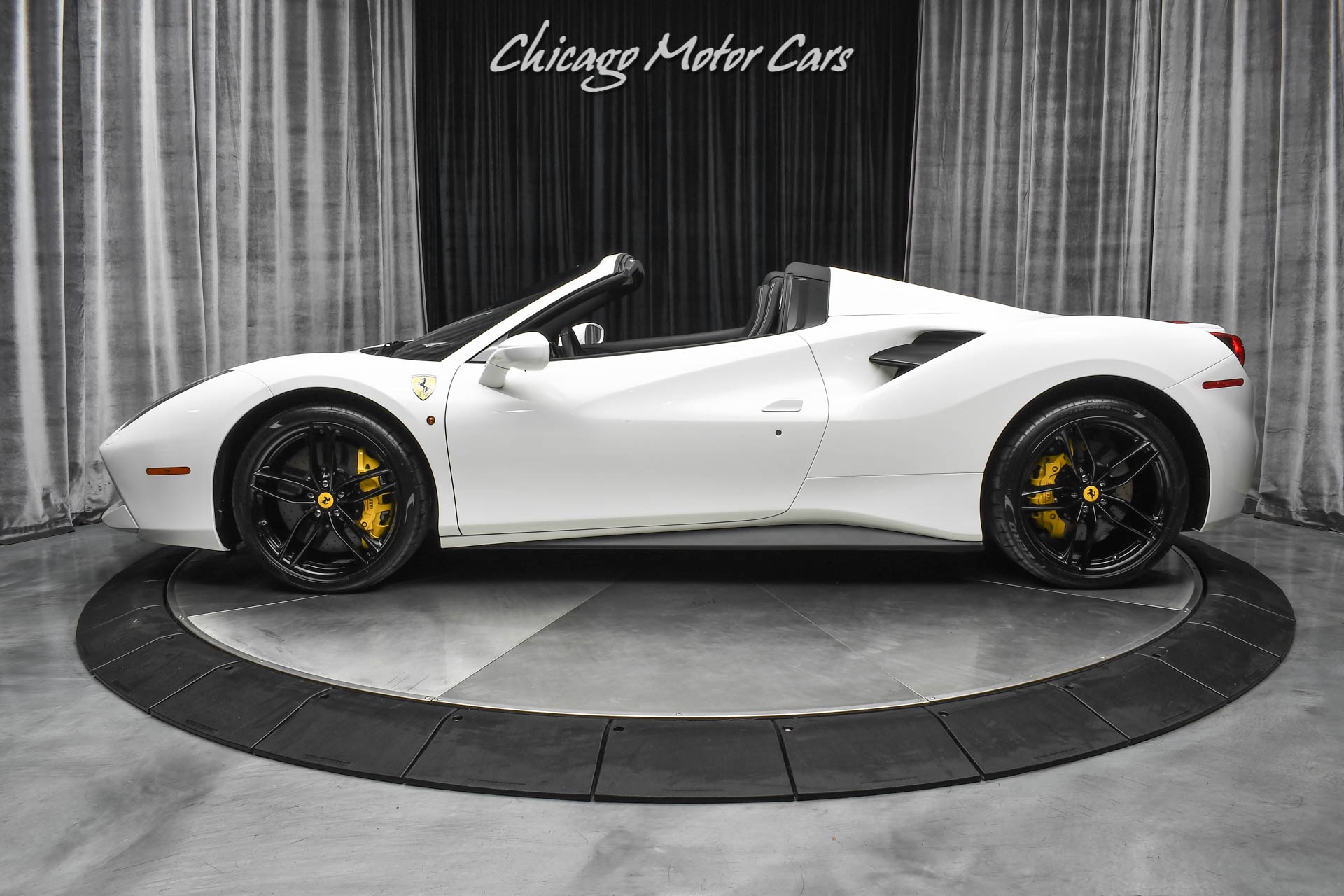 Used-2019-Ferrari-488-Spider-Carbon-Fiber-Race-Seats-Carbon-Fiber-Racing-Package-LOADED