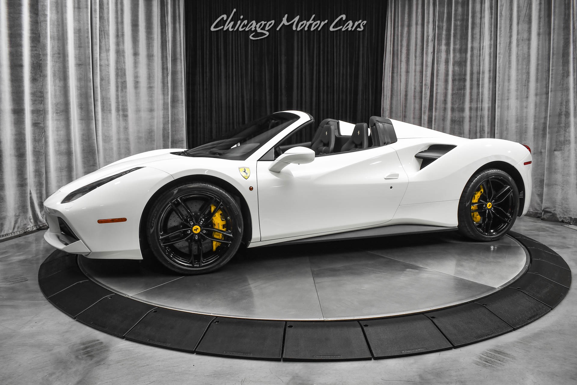 Used-2019-Ferrari-488-Spider-Carbon-Fiber-Race-Seats-Carbon-Fiber-Racing-Package-LOADED