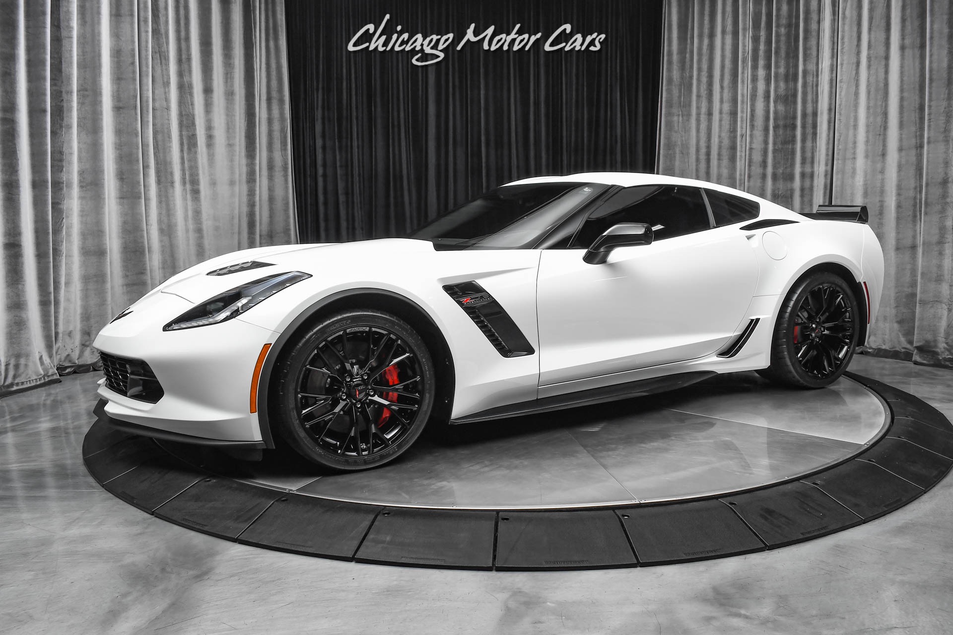 Used-2019-Chevrolet-Corvette-Z06-2LZ-ONLY-979-MILES-7-SPEED-MANUAL