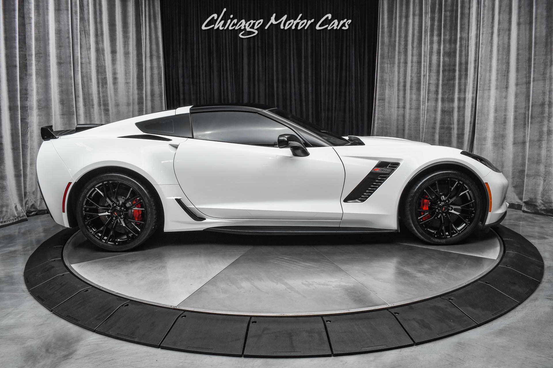 Used-2019-Chevrolet-Corvette-Z06-2LZ-ONLY-979-MILES-7-SPEED-MANUAL