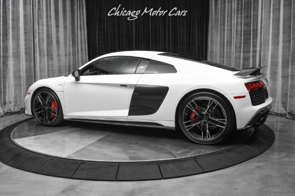 Used 2020 Audi R8 5.2 Quattro V10 Performance Coupe Sport PKG Only 4900 Miles Carbon Fiber for sale Sold at Chicago Motor Cars in West Chicago IL 60185 3