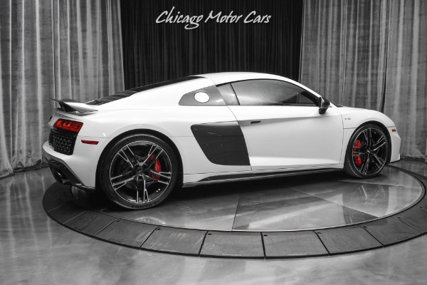 Used 2020 Audi R8 5.2 Quattro V10 Performance Coupe Sport PKG Only 4900 Miles Carbon Fiber for sale Sold at Chicago Motor Cars in West Chicago IL 60185 5