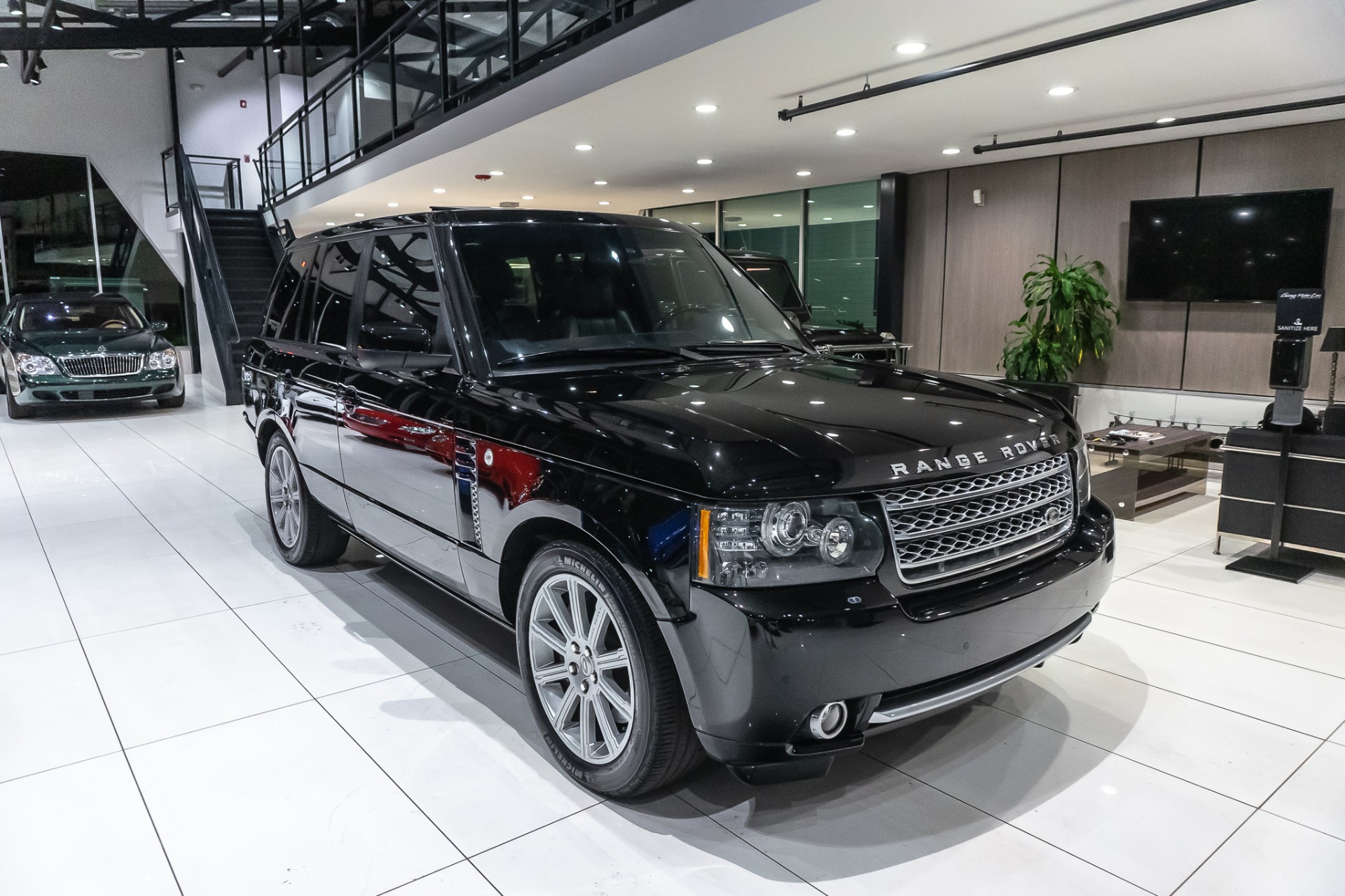 Used-2011-Land-Rover-Range-Rover-50L-SUPERCHARGED-REAR-ENTERTAINMENT-4WD