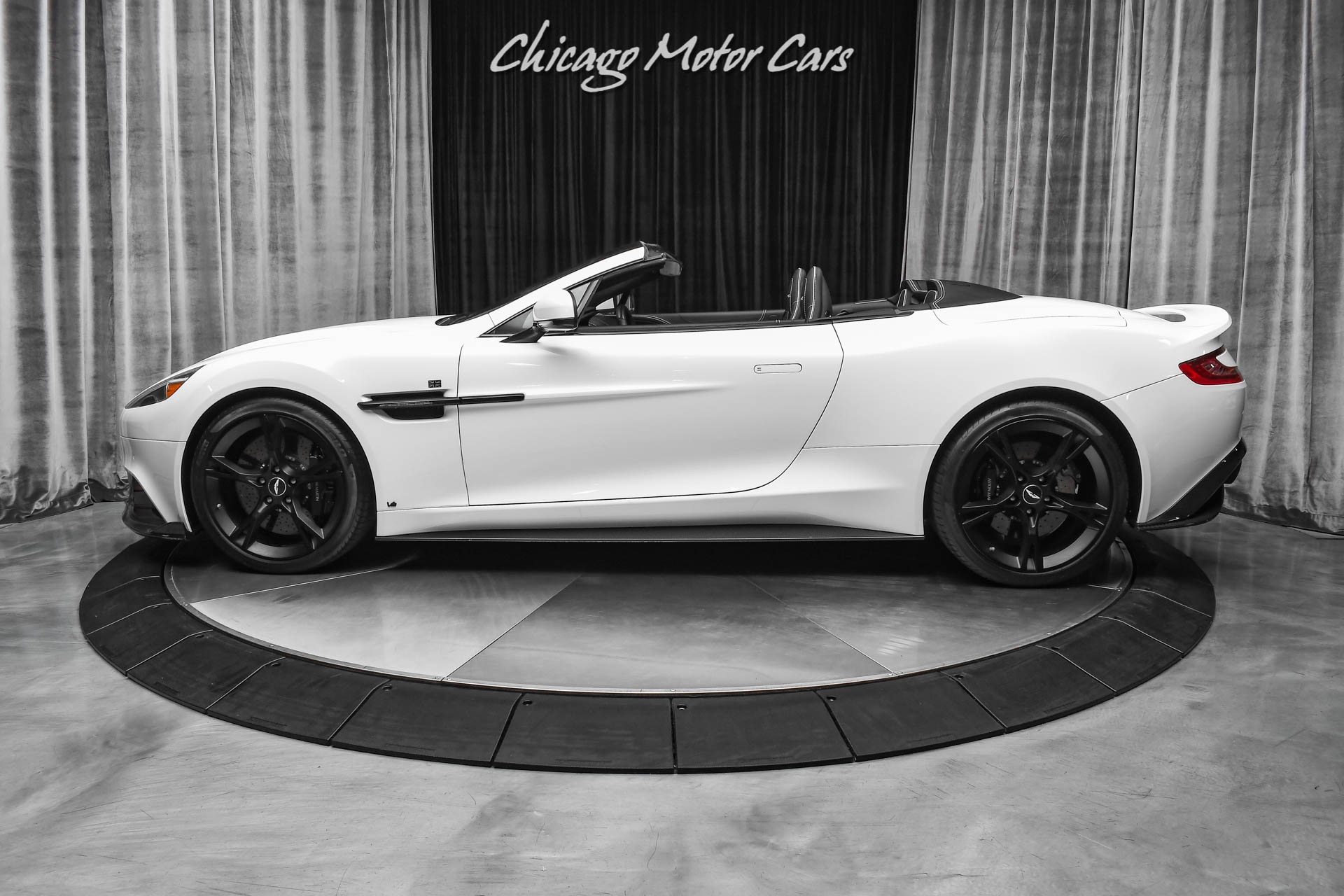 Used-2018-Aston-Martin-Vanquish-S-Volante-349k-MSRP-Loaded-with-Carbon-Fiber-Only-6400-Miles