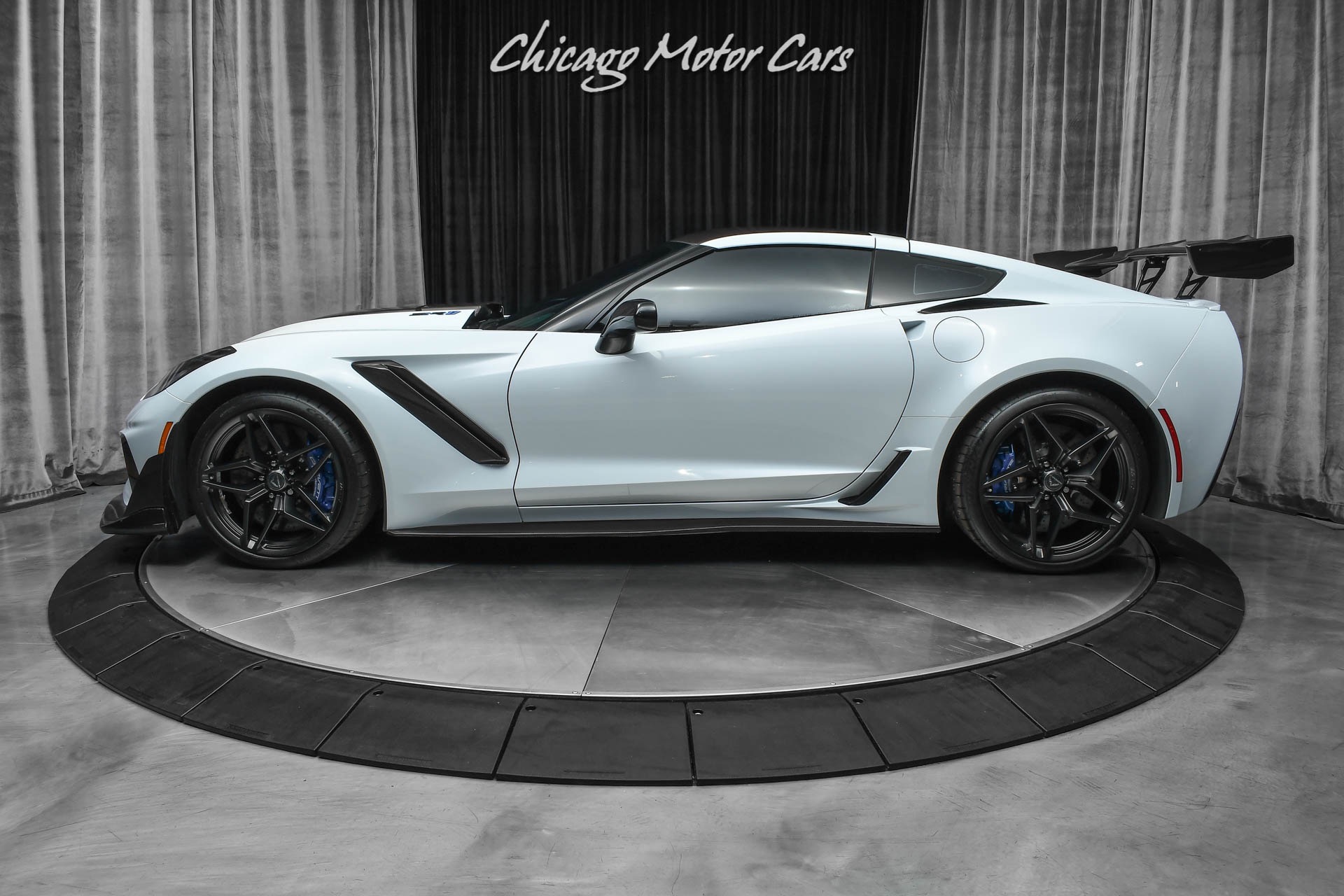 Used-2019-Chevrolet-Corvette-ZR1-3ZR-MANUAL-TRANS-TRACK-PACK-RARE-SPEC