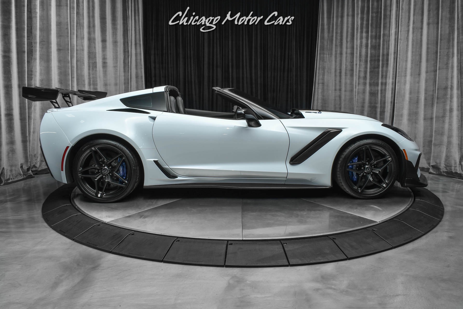 Used-2019-Chevrolet-Corvette-ZR1-3ZR-MANUAL-TRANS-TRACK-PACK-RARE-SPEC