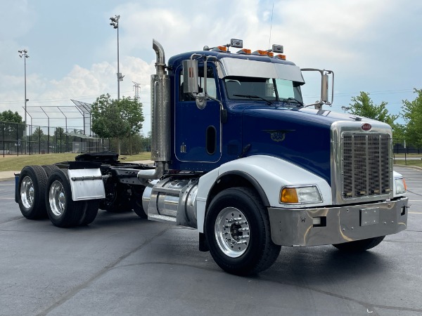 Used 2000 Peterbilt 385 Day Cab Cat Diesel - 410 Horsepower - E/F 13 Speed - Wet Kit for sale Sold at Chicago Motor Cars in West Chicago IL 60185 3
