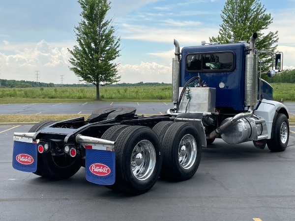 Used 2000 Peterbilt 385 Day Cab Cat Diesel - 410 Horsepower - E/F 13 Speed - Wet Kit for sale Sold at Chicago Motor Cars in West Chicago IL 60185 5