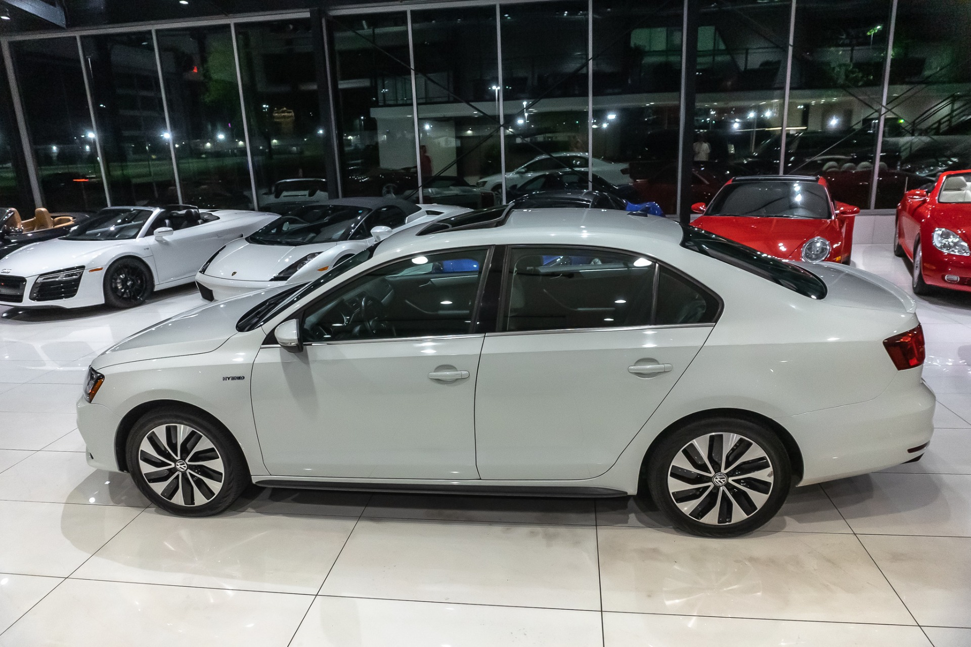 Used-2016-Volkswagen-Jetta-Hybrid-SEL-Premium-SEDAN-48-MPG-LOADED