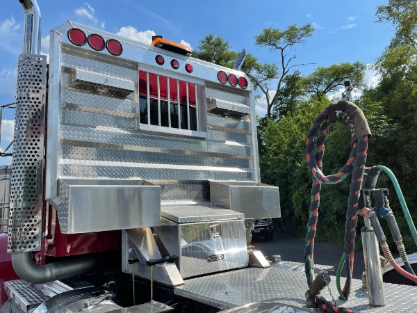 Used-2014-Kenworth-W900-Quad-Axle-Day-Cab---CUMMINS-ISX-550-Horsepower-13-Speed-Manual-Wet-Kit