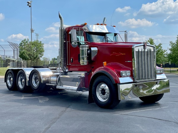 Used-2014-Kenworth-W900-Quad-Axle-Day-Cab---CUMMINS-ISX-550-Horsepower-13-Speed-Manual-Wet-Kit