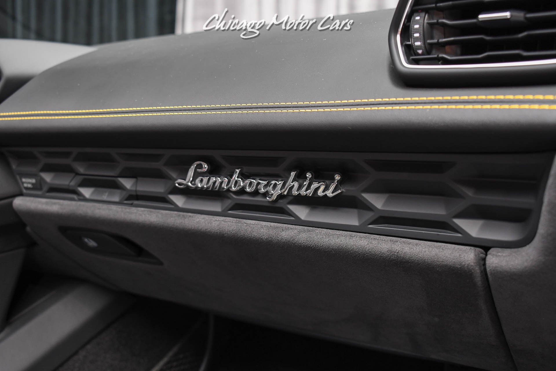 Used-2017-Lamborghini-Huracan-LP-610-4-Spyder-Original-307K-MSRP-LOW-MILES-EXCELLENT-SPEC
