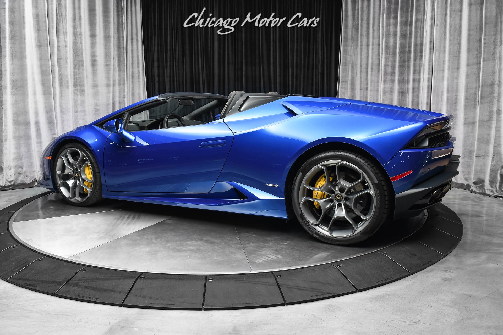 Used-2017-Lamborghini-Huracan-LP-610-4-Spyder-Original-307K-MSRP-LOW-MILES-EXCELLENT-SPEC