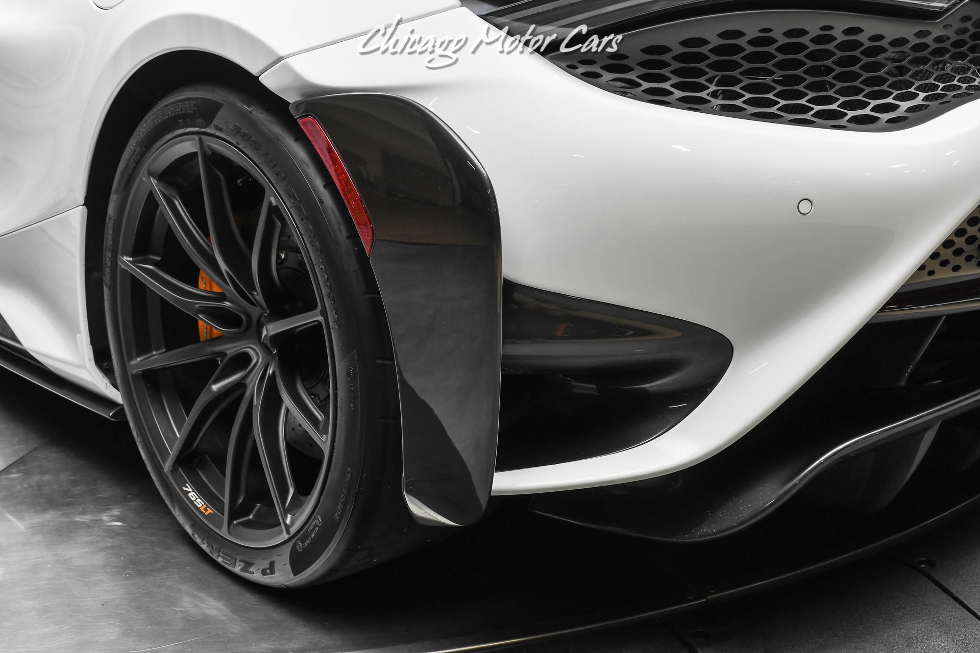 Used-2021-McLaren-765LT-Coupe--108-of-765-Lift-System-Only-1900-Miles-Carbon-Fiber-LOADED