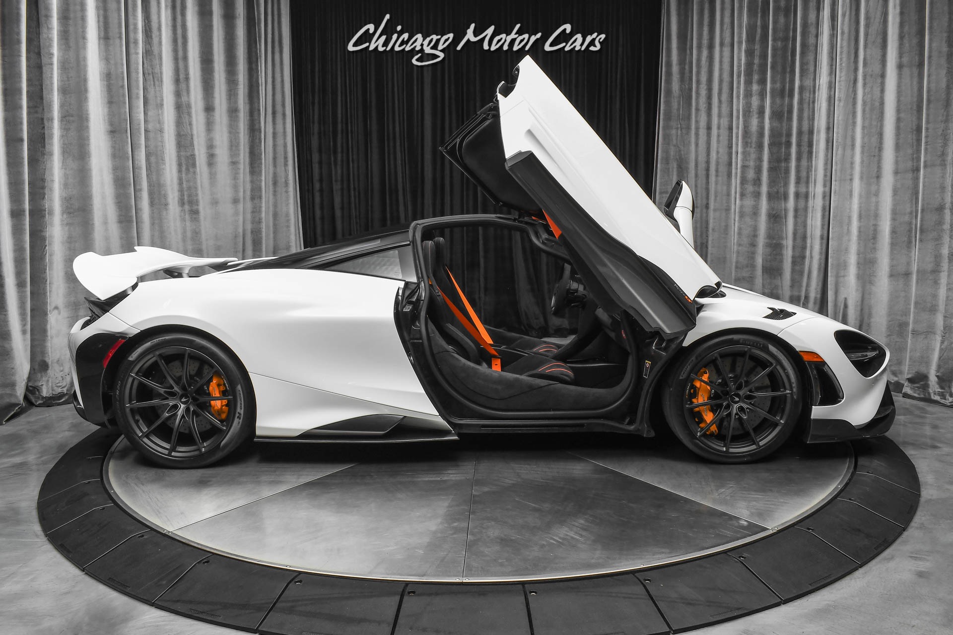 Used-2021-McLaren-765LT-Coupe--108-of-765-Lift-System-Only-1900-Miles-Carbon-Fiber-LOADED