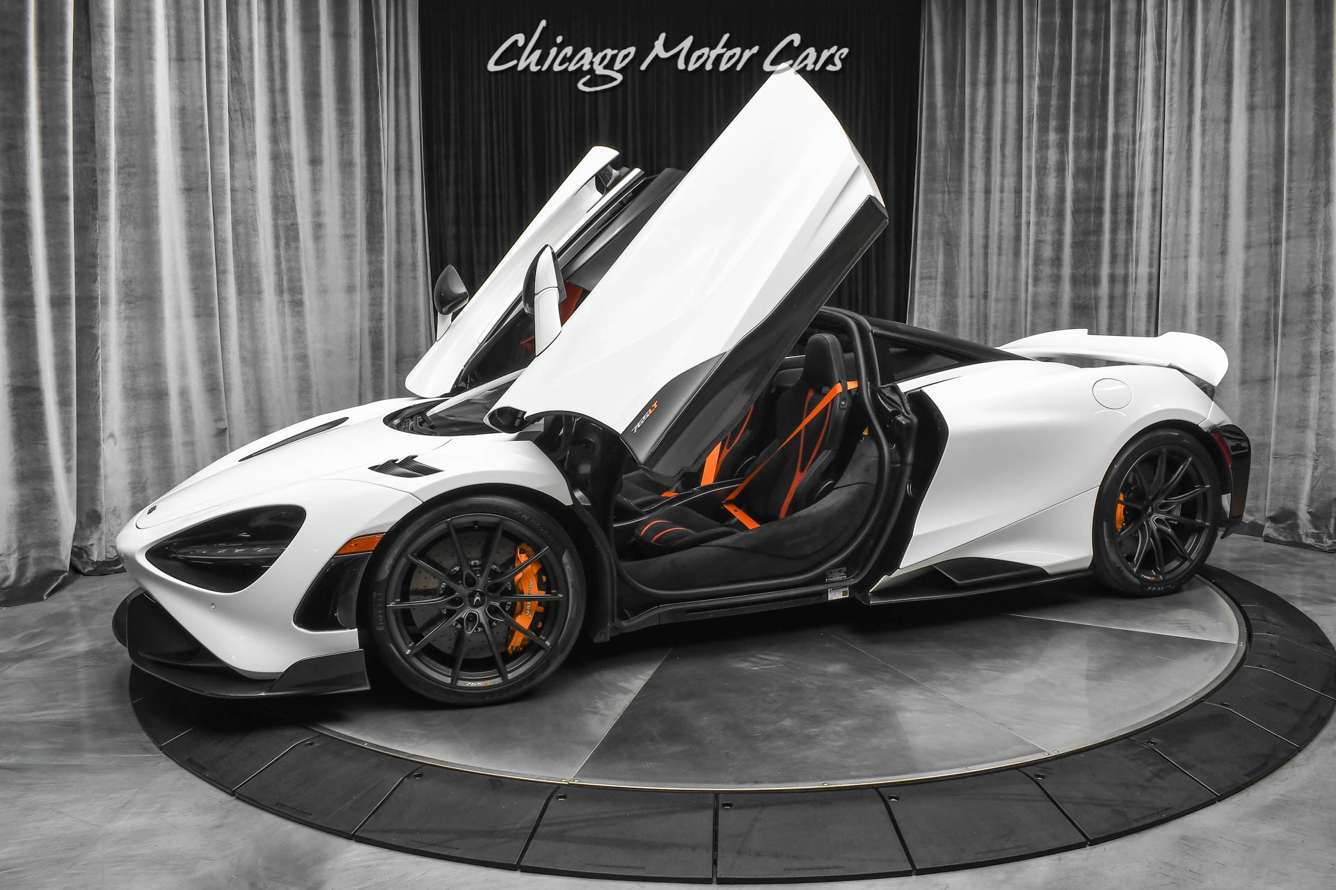 Used-2021-McLaren-765LT-Coupe--108-of-765-Lift-System-Only-1900-Miles-Carbon-Fiber-LOADED