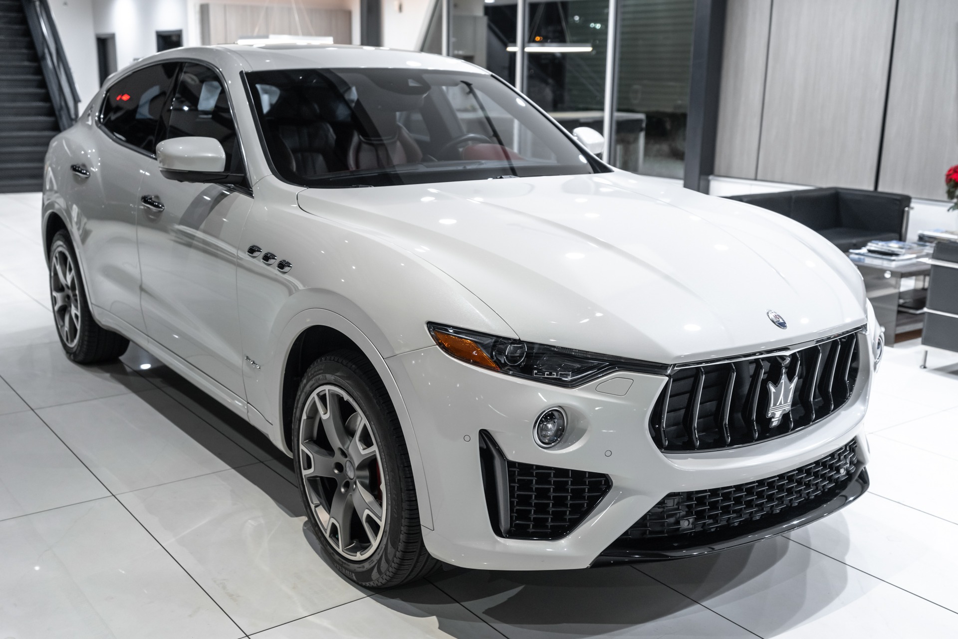 Used-2019-Maserati-Levante-GranSport-AWD-SUV-Driver-Assist-Pack-GORGEOUS-Color-Combo-Tri-Coat-Paint