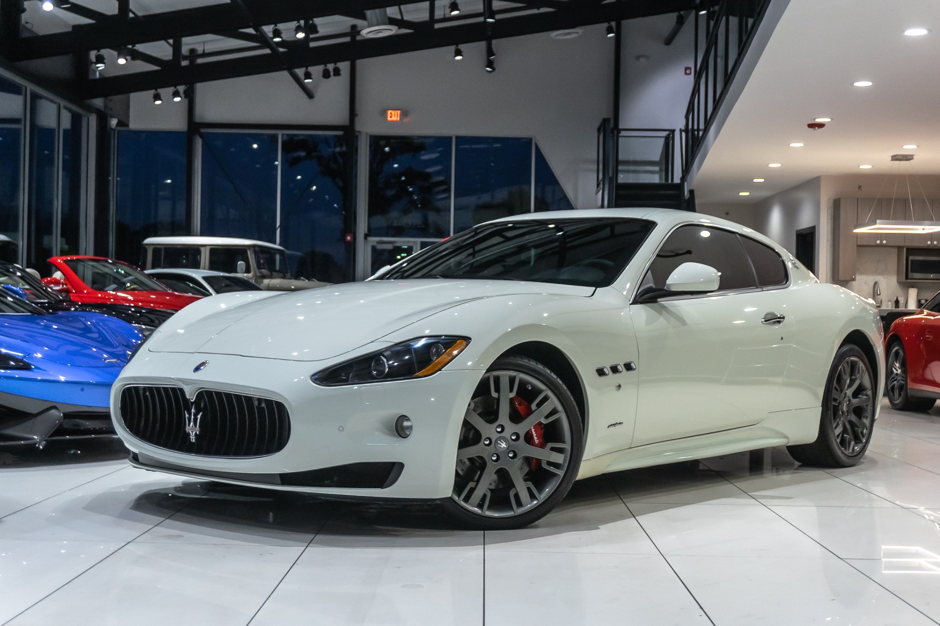 Used-2009-Maserati-GranTurismo-S-47L-V8-Sport-Exhaust-Alcantara-Int-Low-Miles