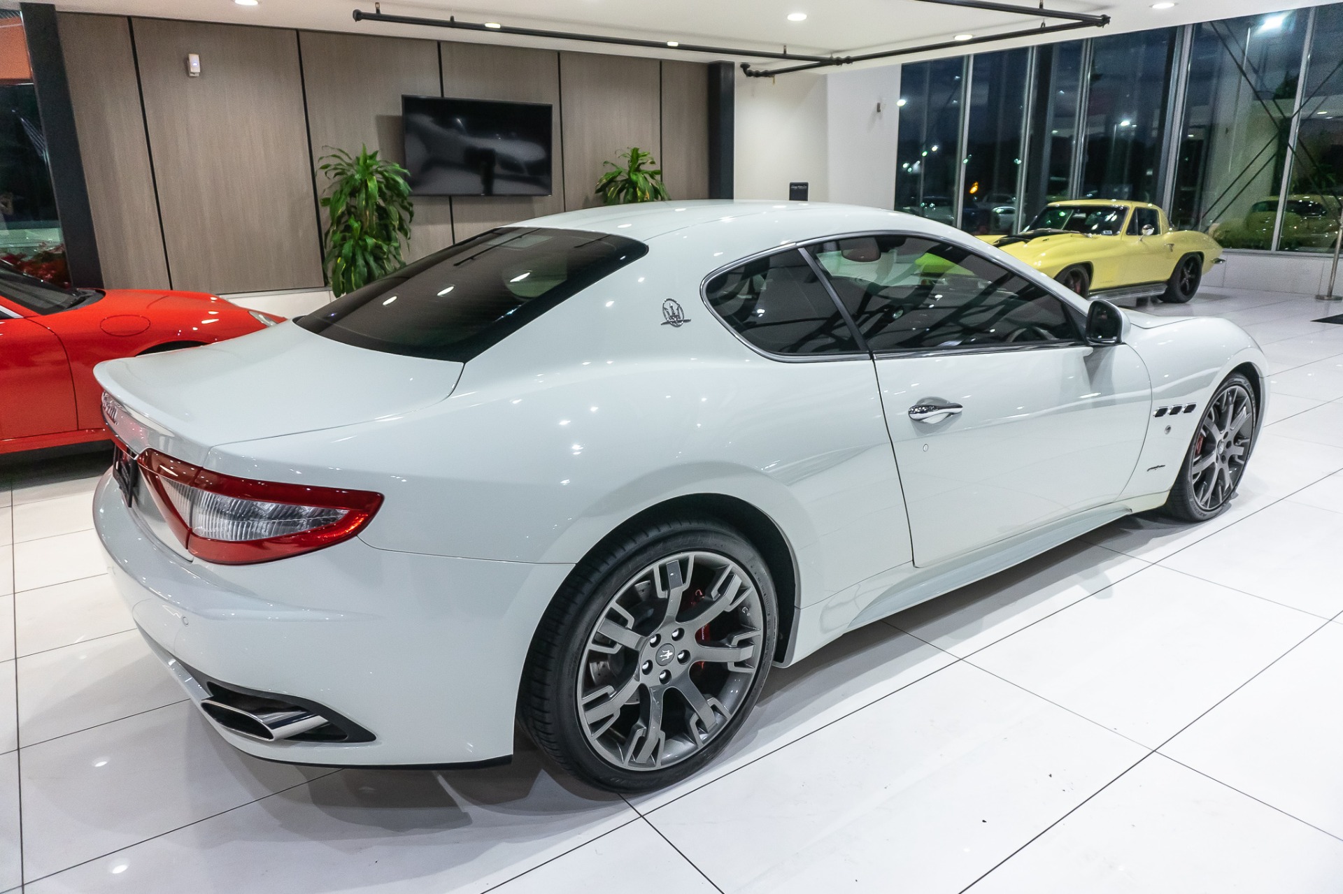 Used-2009-Maserati-GranTurismo-S-47L-V8-Sport-Exhaust-Alcantara-Int-Low-Miles