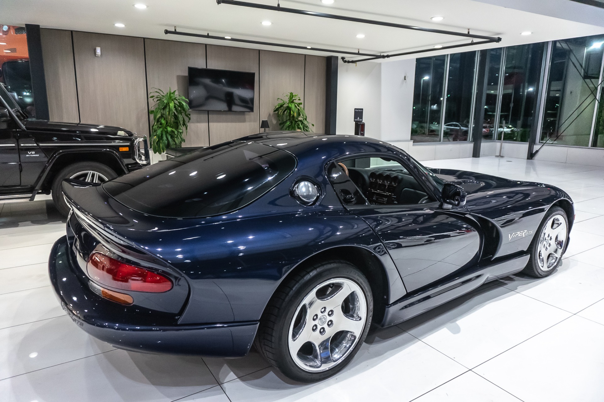 Used-2001-Dodge-Viper-GTS-COUPE-COLLECTOR-CAR-ONLY-8K-MILES