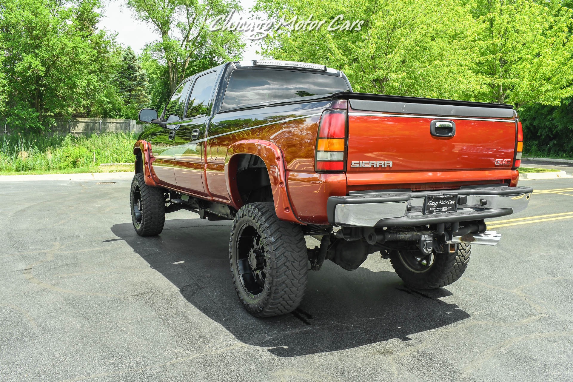 Used-2005-GMC-Sierra-2500HD-6-Inch-Lift-Extremely-Clean-Inside-and-Out-37-Inch-Wheels