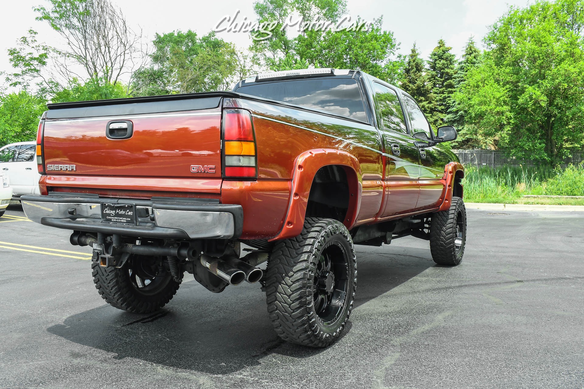 Used-2005-GMC-Sierra-2500HD-6-Inch-Lift-Extremely-Clean-Inside-and-Out-37-Inch-Wheels