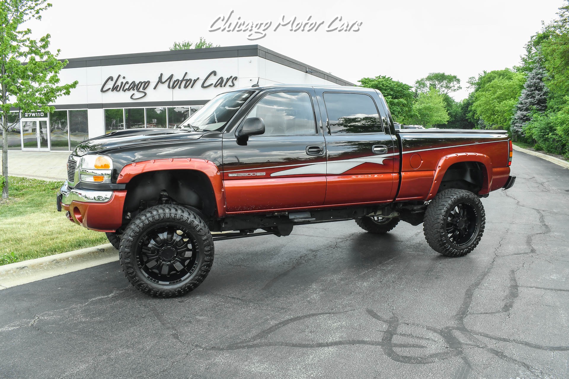 Used 2005 GMC Sierra 2500HD 6 Inch Lift! Extremely Clean Inside and Out! 37 Inch Wheels! for sale Sold at Chicago Motor Cars in West Chicago IL 60185 1