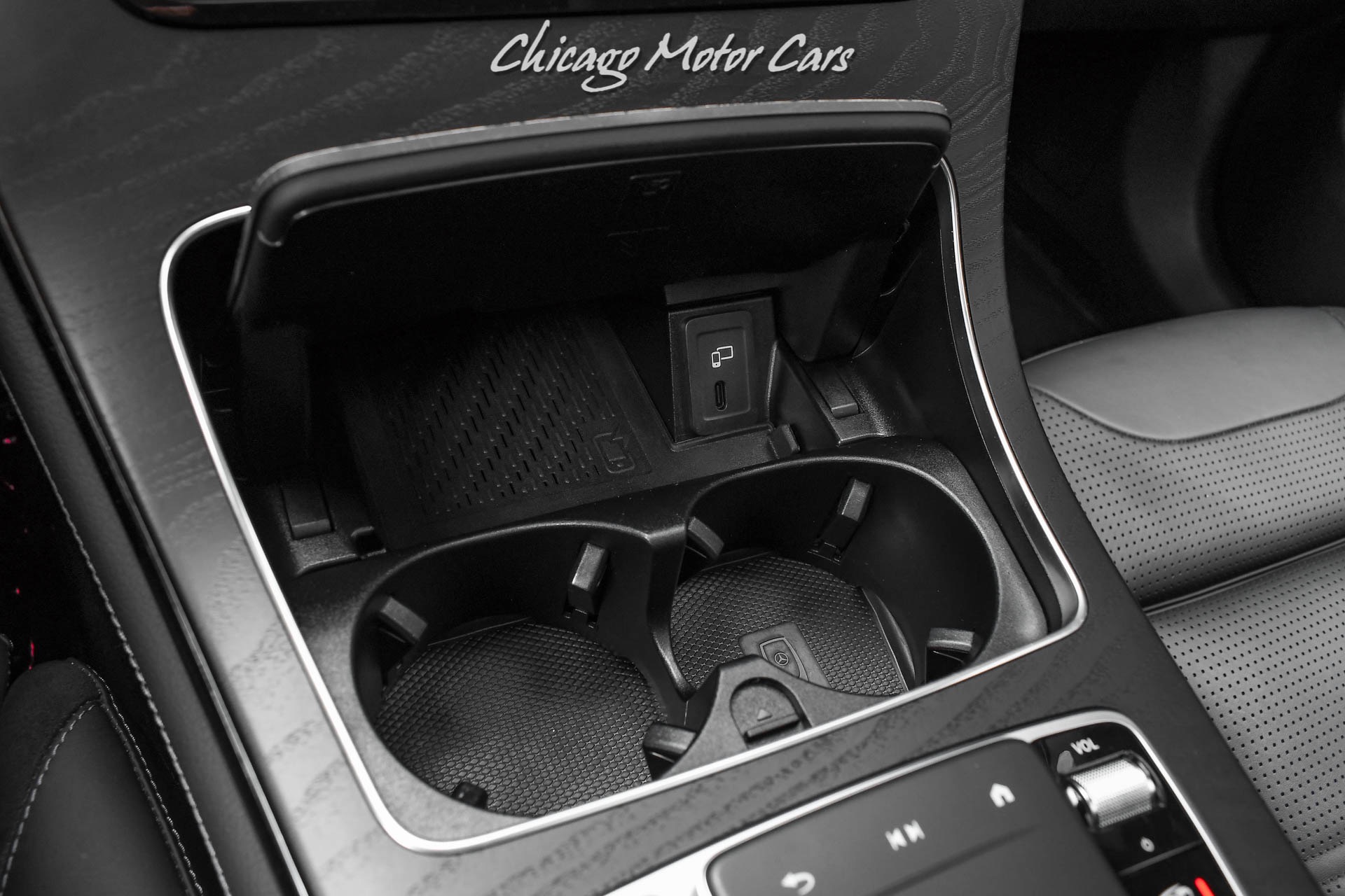 Used 2020 Mercedes Benz Glc63 Amg 4 Matic Panoramic Roof Parking Assistance Pkg Cardinal Red For Sale 69 800 Chicago Motor Cars Stock 18442