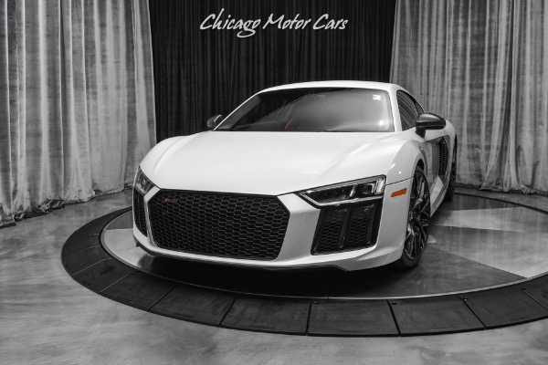 Used 2018 Audi R8 5.2 Quattro V10 Plus Coupe HOT COLOR COMBO! BANG & OLUFSEN AUDIO! 3K MILES! for sale Sold at Chicago Motor Cars in West Chicago IL 60185 2