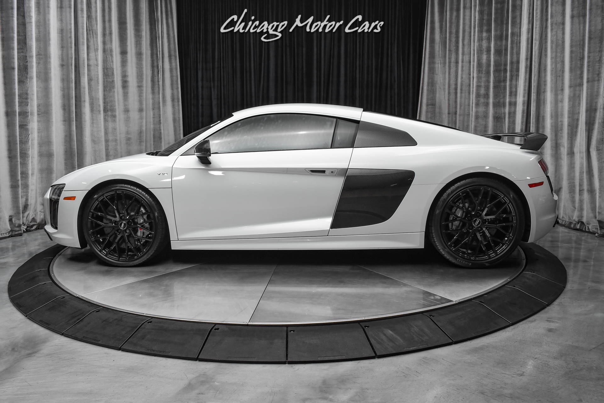 Used-2018-Audi-R8-52-Quattro-V10-Plus-Coupe-HOT-COLOR-COMBO-BANG---OLUFSEN-AUDIO-3K-MILES