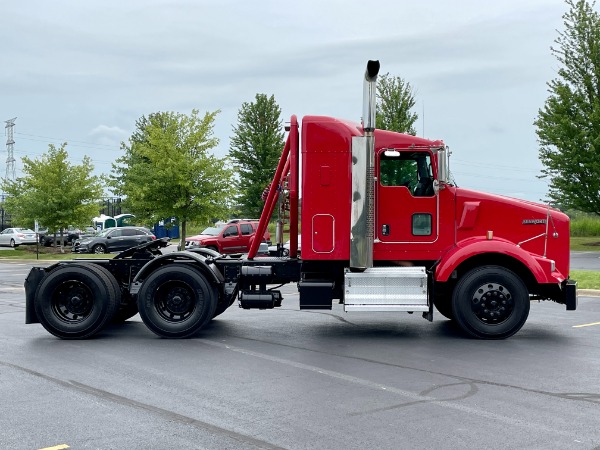 Used 2011 Kenworth T800 Sleeper Cab - CAT C13 - 10 Speed - 44K REARS - DOUBLE LOCKERS for sale Sold at Chicago Motor Cars in West Chicago IL 60185 4