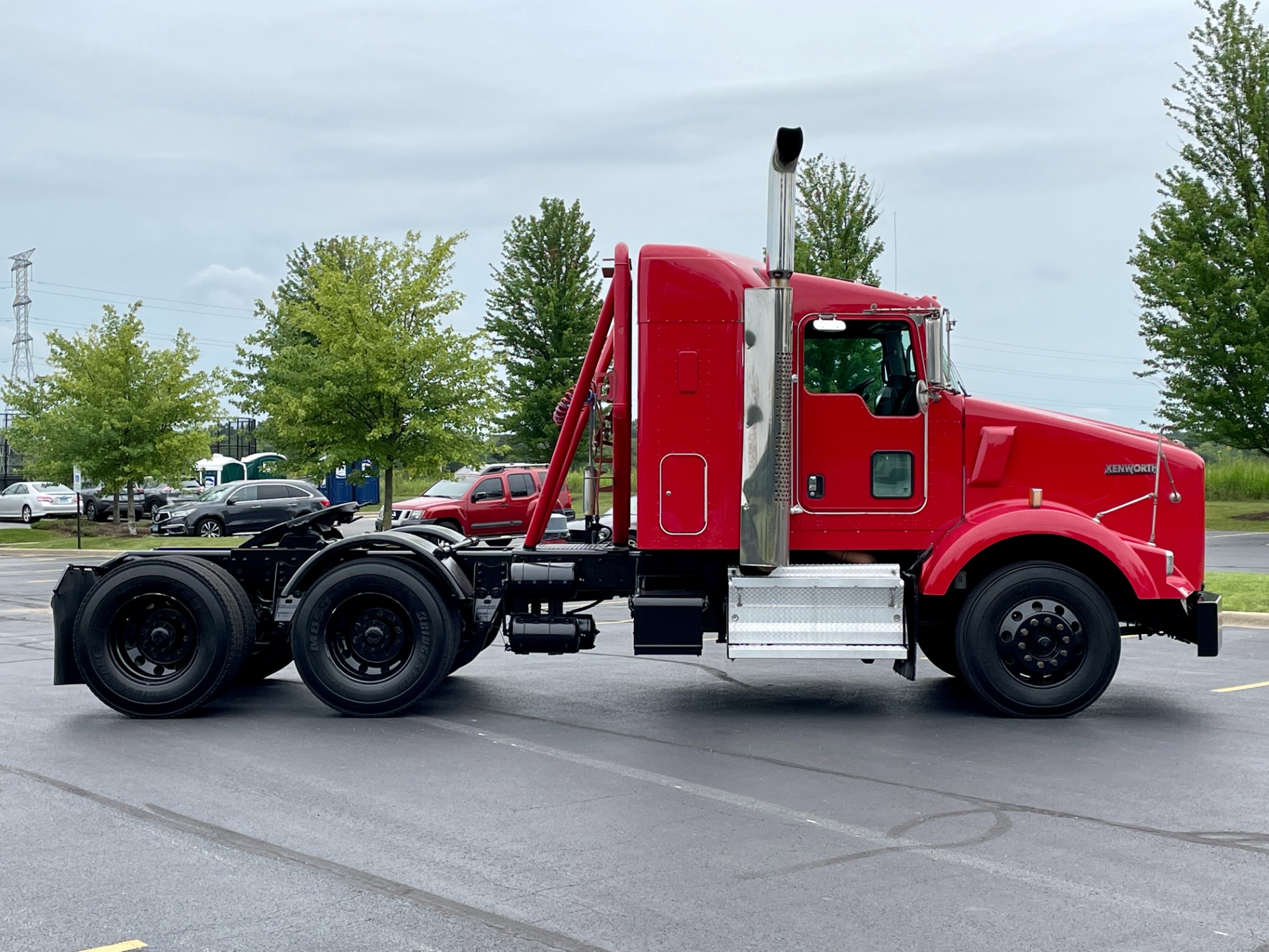 Used 2011 Kenworth T800 Sleeper Cab Cat C13 10 Speed 44k Rears