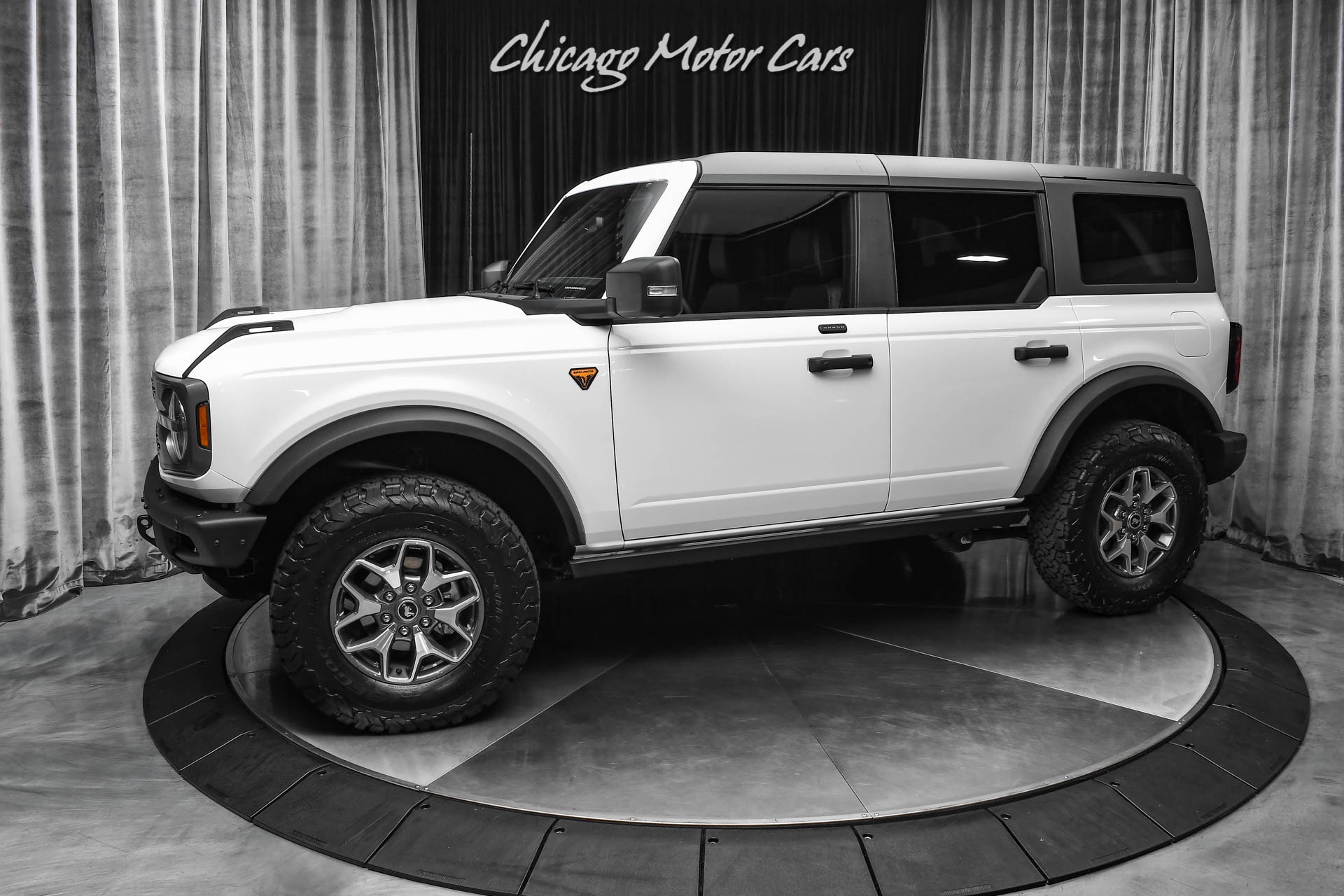 Used 2021 Ford Bronco BADLANDS Edition 4x4 Loaded! 10 - Speed Auto BRANDNEW for sale Sold at Chicago Motor Cars in West Chicago IL 60185 1