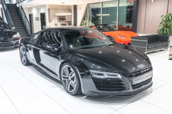 Used 2014 Audi R8 5.2L V10 quattro BLACK OPTIC PKG+CARBON FIBER SIGMA ! for sale Sold at Chicago Motor Cars in West Chicago IL 60185 6