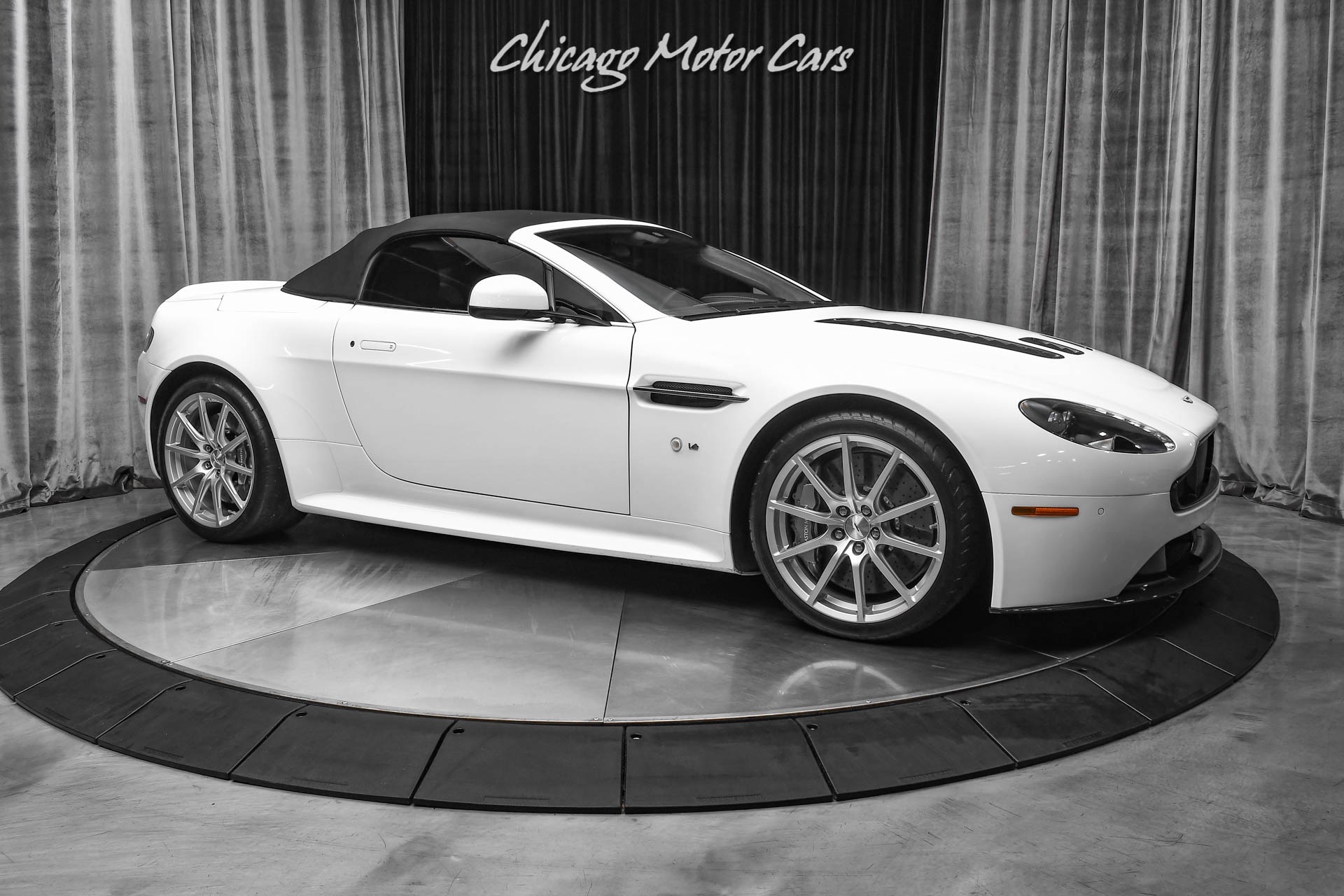 Used-2015-Aston-Martin-V12-Vantage-S-Roadster-Carbon-Fiber-Exterior-ONLY-7k-Miles-565-HP-Convertible