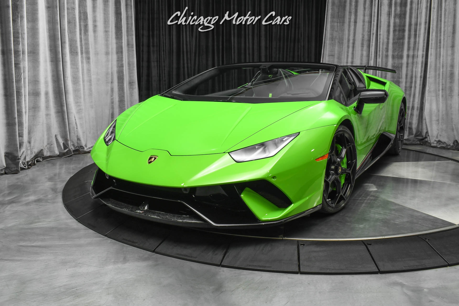 Used-2019-Lamborghini-Huracan-LP640-4-Performante-Spyder-LOADED-Only-1800-Miles-Carbon-Fiber