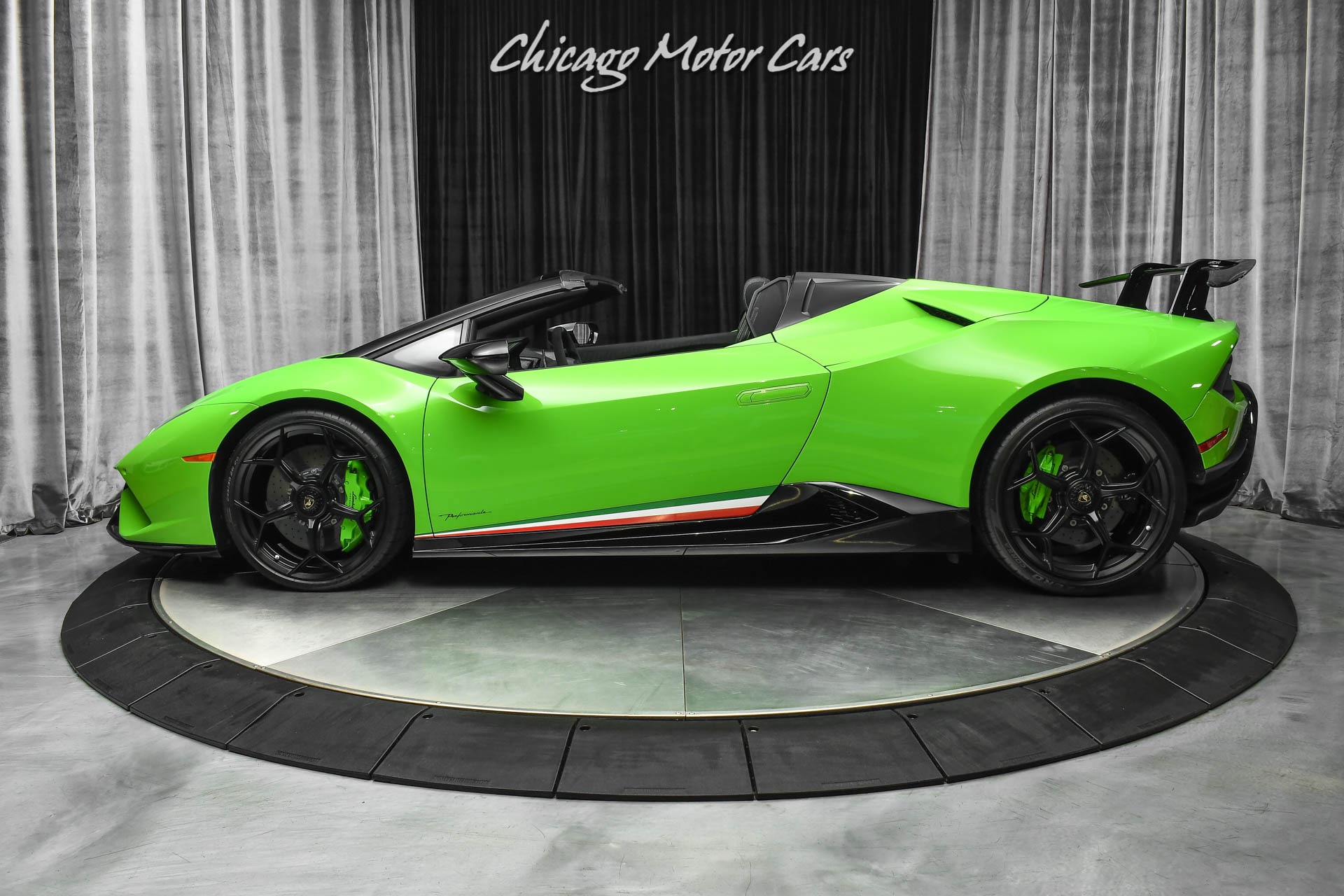 Used-2019-Lamborghini-Huracan-LP640-4-Performante-Spyder-LOADED-Only-1800-Miles-Carbon-Fiber