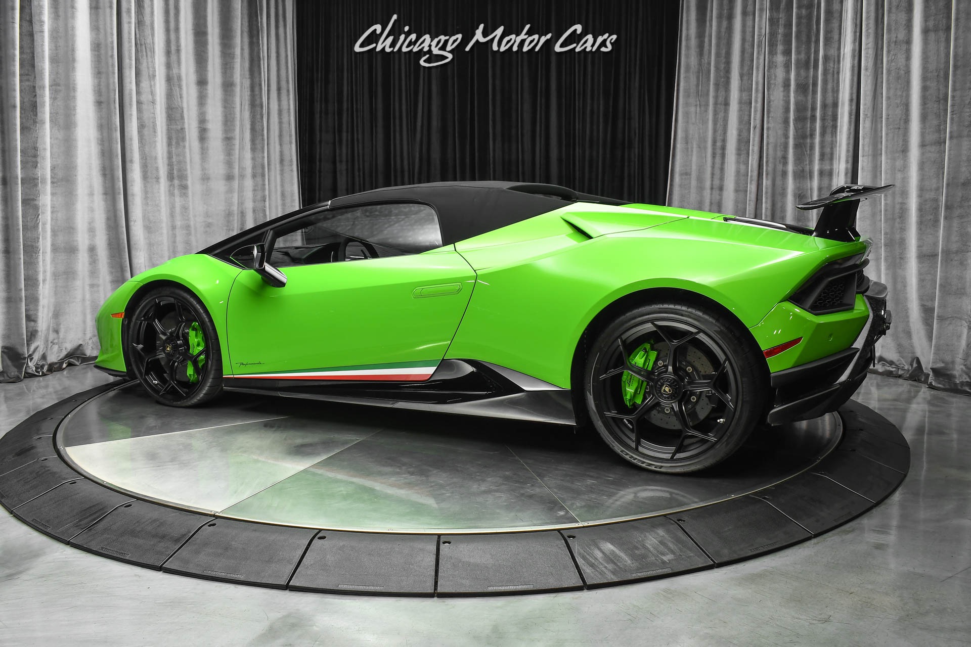 Used-2019-Lamborghini-Huracan-LP640-4-Performante-Spyder-LOADED-Only-1800-Miles-Carbon-Fiber