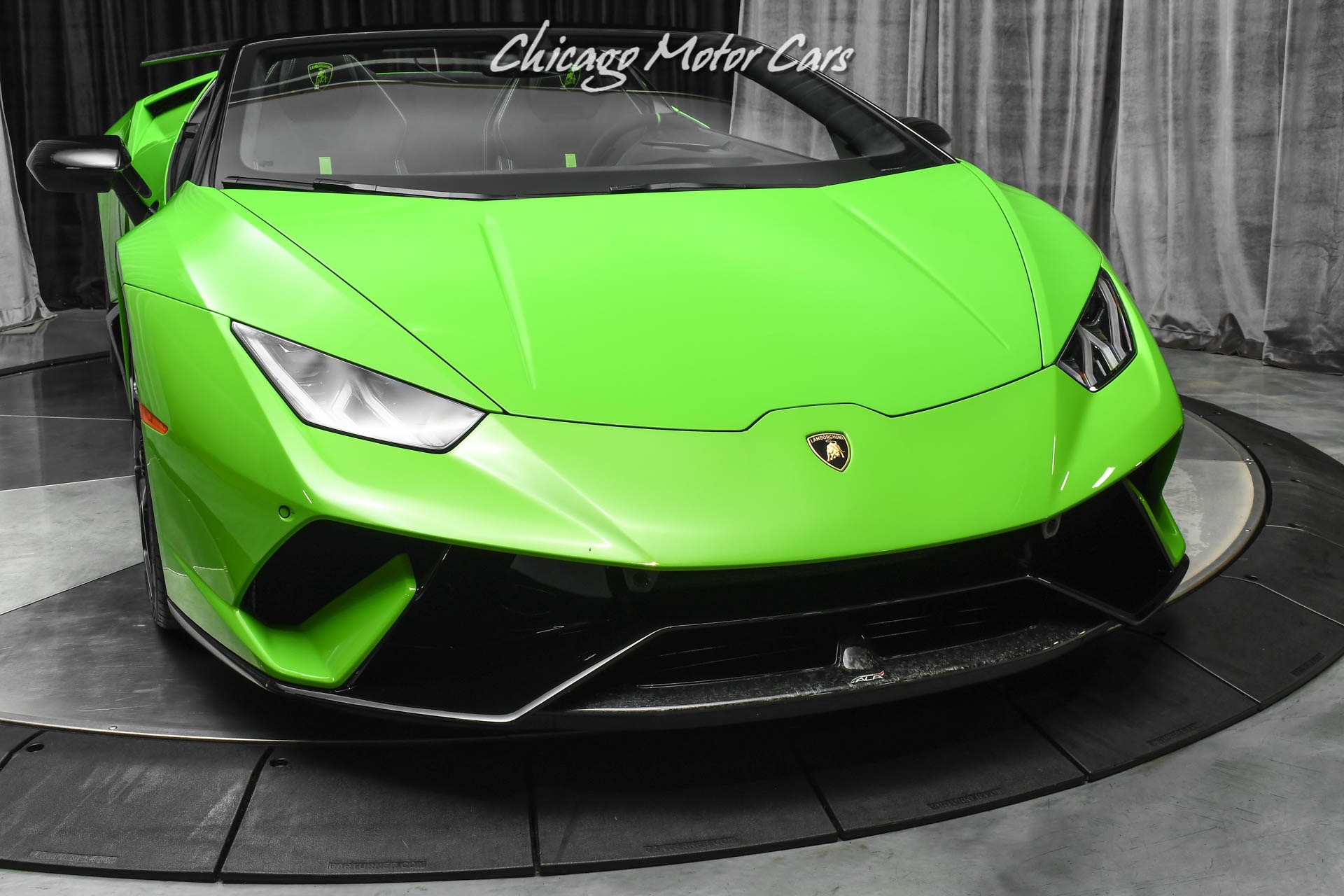 Used-2019-Lamborghini-Huracan-LP640-4-Performante-Spyder-LOADED-Only-1800-Miles-Carbon-Fiber