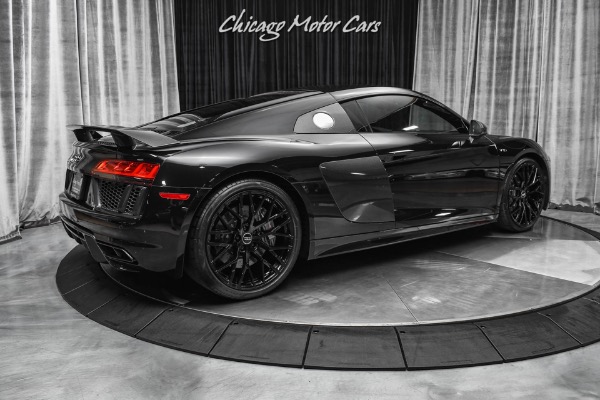 Used 2017 Audi R8 5.2 quattro V10 Plus Coupe Only 7k Miles! Carbon Fiber! for sale Sold at Chicago Motor Cars in West Chicago IL 60185 5