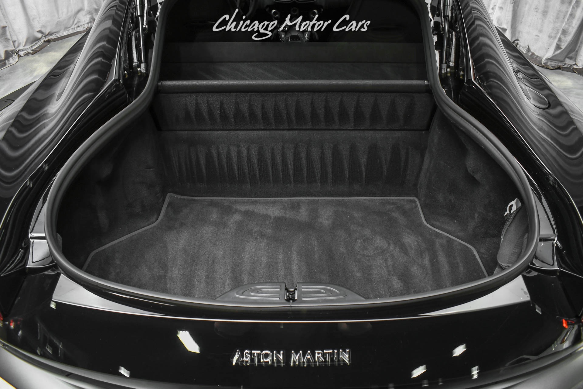 Used-2019-Aston-Martin-Vantage-Only-3400-Miles-Loaded-Alcantara-Interior-Pristine-Example
