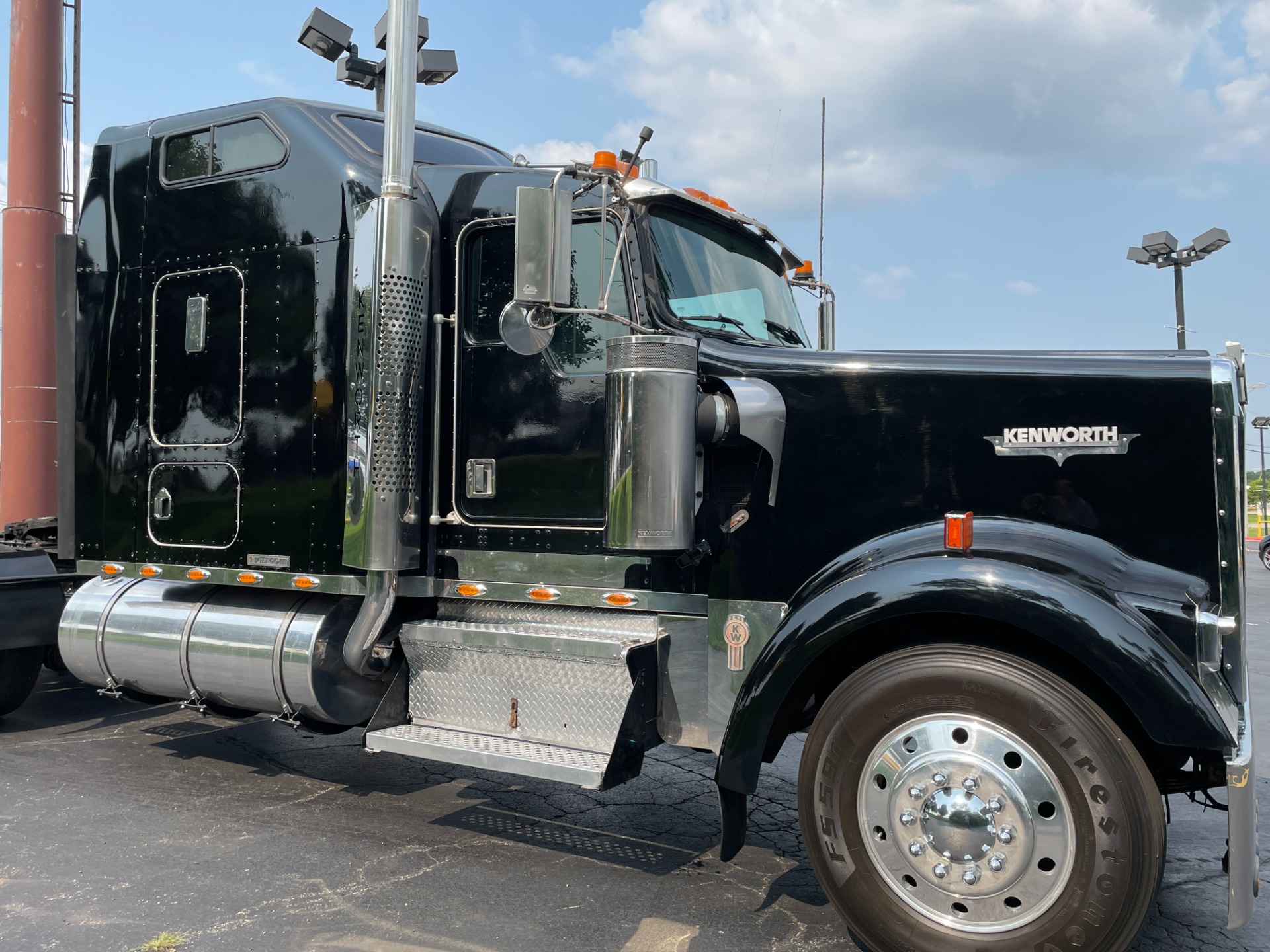 Used-1996-Kenworth-W900-L-Sleeper-Cab---Detroit-Diesel---RECENT-OVERHAUL